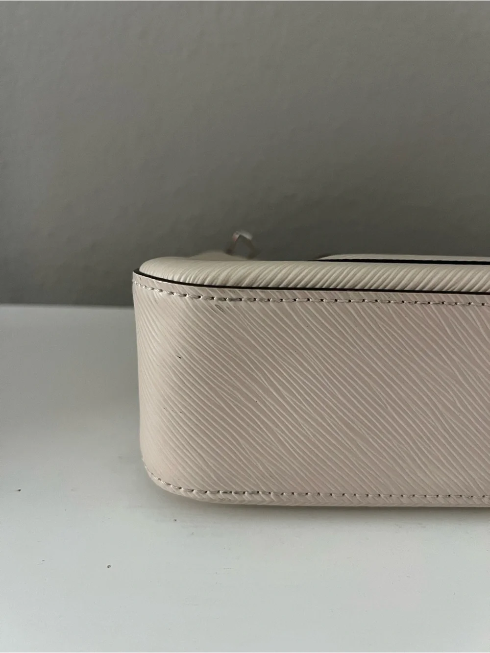 Louis Vuitton Cream Epi Leather Shoulder Pochette with Silver Chain